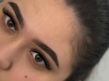 Коррекция и окрашивание бровей в Ульяновске. Студия бровей Миладонна