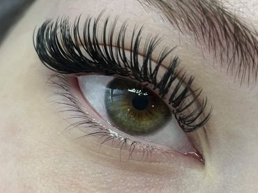 Наращивание ресниц с мокрым эффектом. Студия наращивания ресниц в Ульяновске